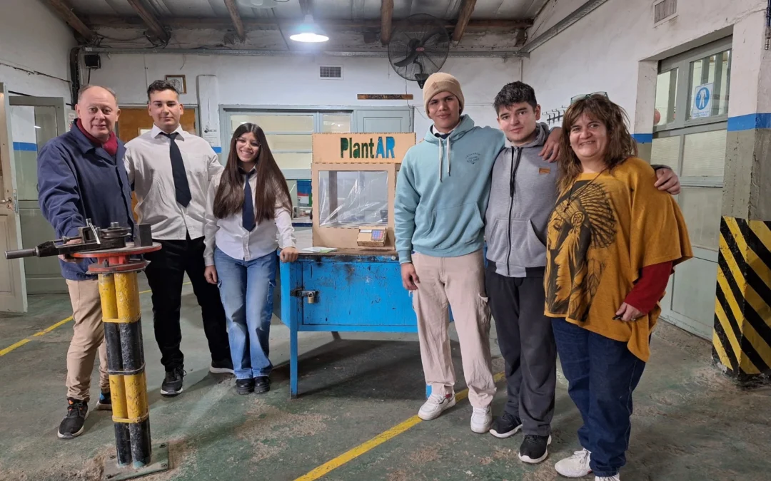 El Municipio apoya a los chicos de la escuela Manuel Belgrano en su viaje a la final de la Olimpiada de Robótica