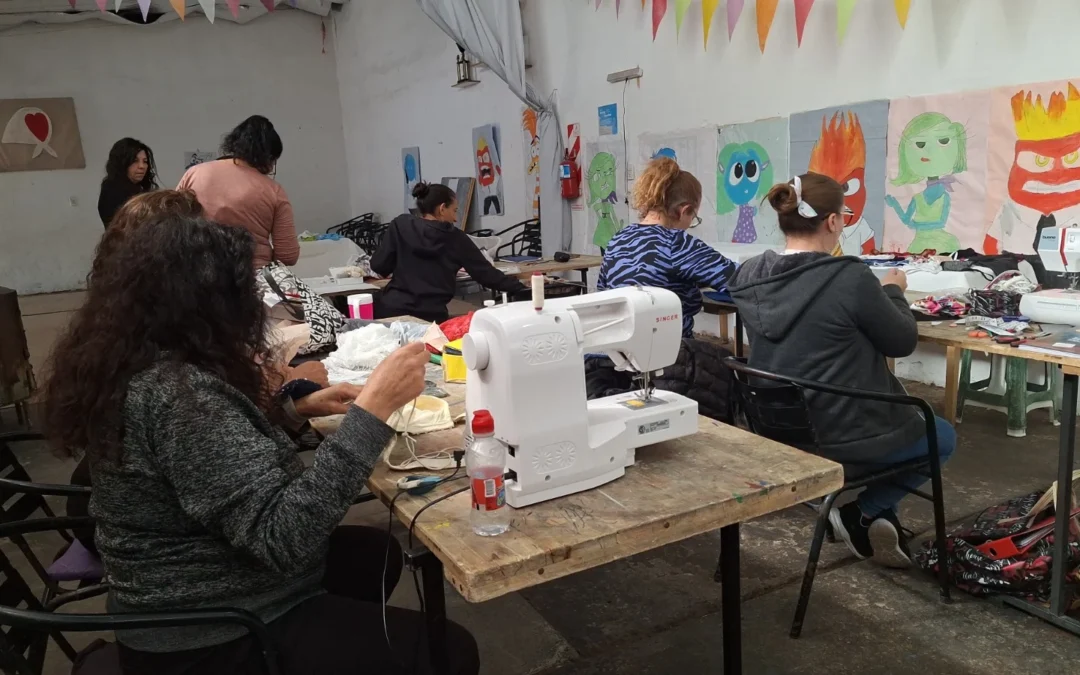 El Polo Textil lanza nuevos talleres de confección de ropa de bebés y niños