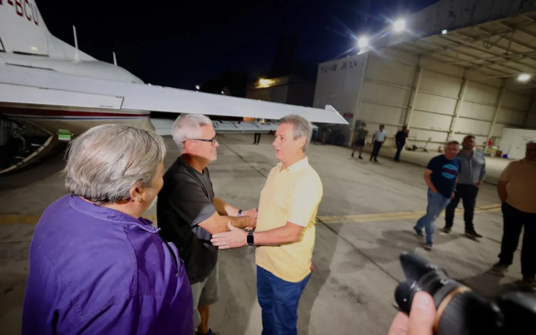 Félix y Molero recibieron a los aviones que lucharán contra el granizo en  San Rafael y Alvear