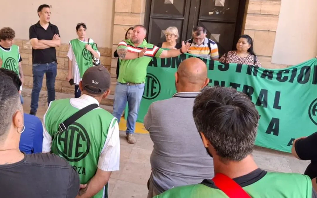ATE le reclamó al Gobierno la reapertura de paritarias y un bono de fin de año