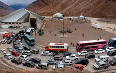 Hasta 10 horas de demoras para cruzar a Chile por el Paso Cristo Redentor