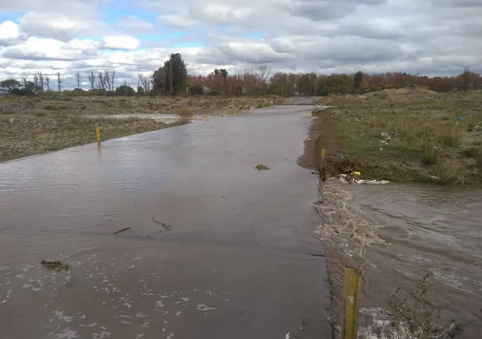 Río Diamante: corte en el paso de Pobre Diablo