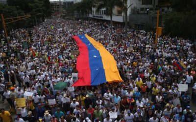 Venezuela en un día clave: la oposición toma las calles y marcha contra el régimen de Maduro