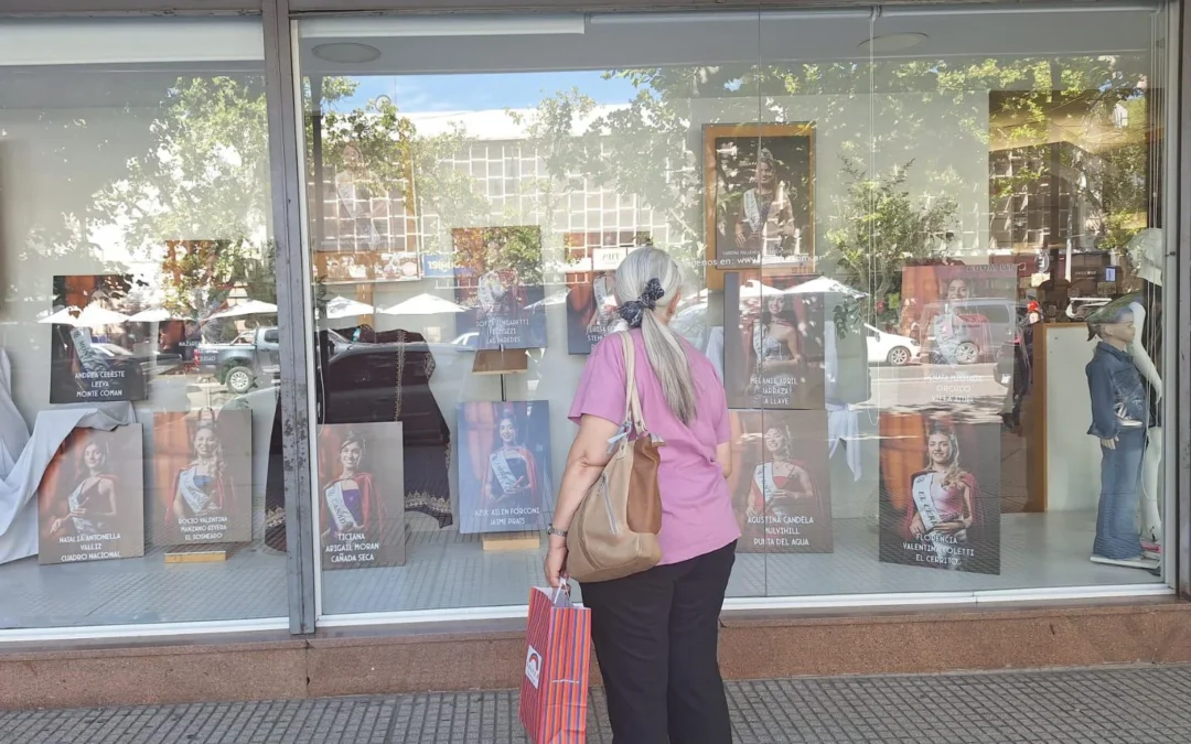 Las fotos oficiales de las representantes vendímiales en el kilómetro cero