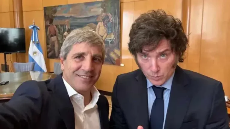 El ministro Luis Caputo encabeza la estrategia para cubrir los u$s4.225 millones del compromiso financiero.
