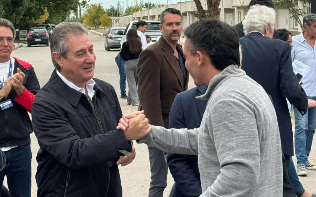 Omar Félix celebró nuevas entregas de viviendas en San Rafael