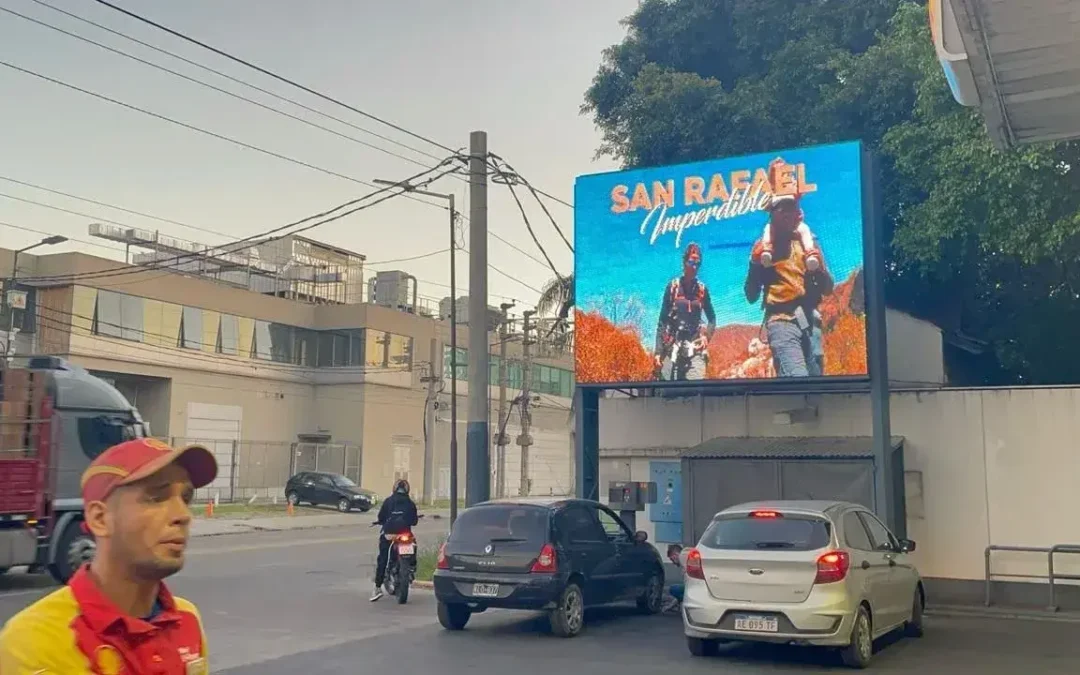 «San Rafael imperdible»: el Municipio renovó publicidad visual en 30 puntos del Gran Buenos Aires
