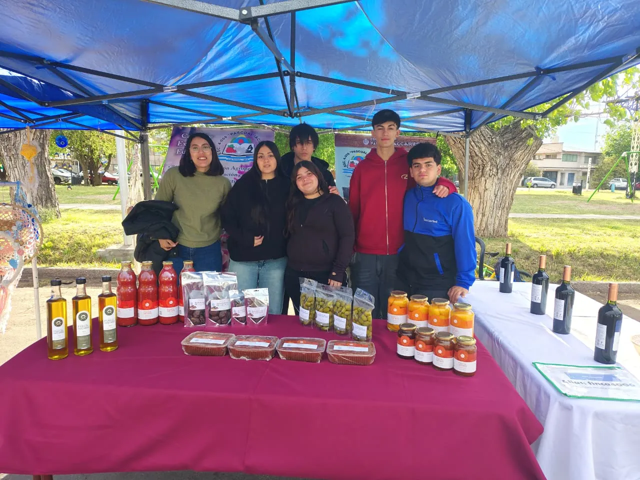 Alumnos de la escuela Pascual Iacarini en la Feria Franca