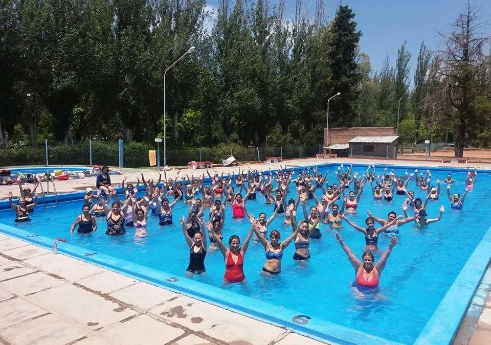 Clases gratuitas de natación para adultos y aquazumba en el Poli 3