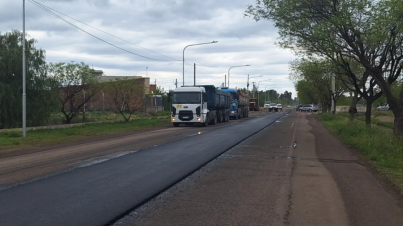 Las obras viales forman parte del plan municipal de mejoramiento de calles y avenidas de San Rafael. Las obras viales forman parte del plan municipal de mejoramiento de calles y avenidas de San Rafael.
