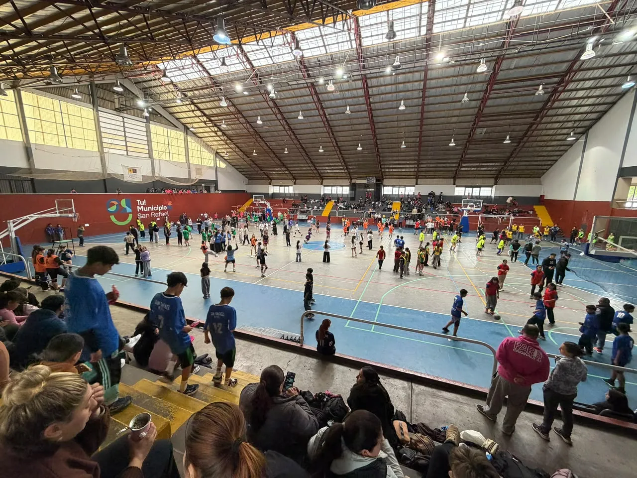Alumnos de séptimo grado de la Escuela Antonio E. Díaz participaron de los Juegos Quique Scalice. Alumnos de séptimo grado de la Escuela Antonio E. Díaz participaron de los Juegos Quique Scalice.