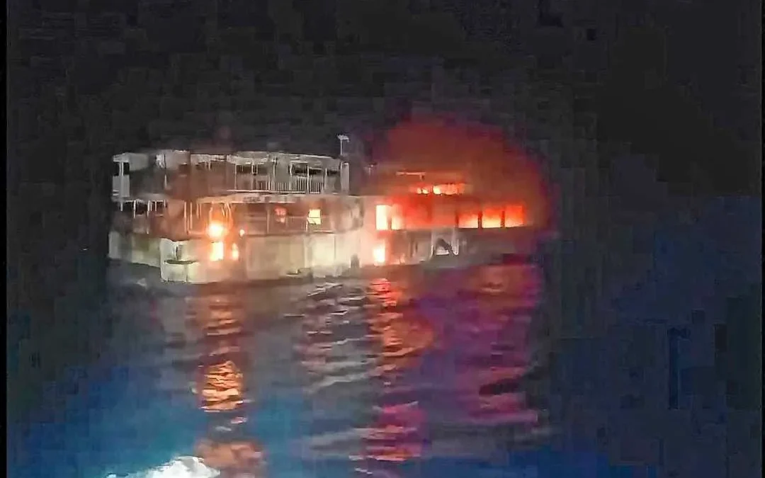 Incendio de ferry en Filipinas: 5 muertos y más de 80 desaparecidos frente a una zona turística