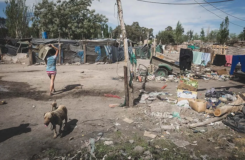Una familia necesitó casi $1,2 millones para no ser pobre en diciembre Indec-Mendoza