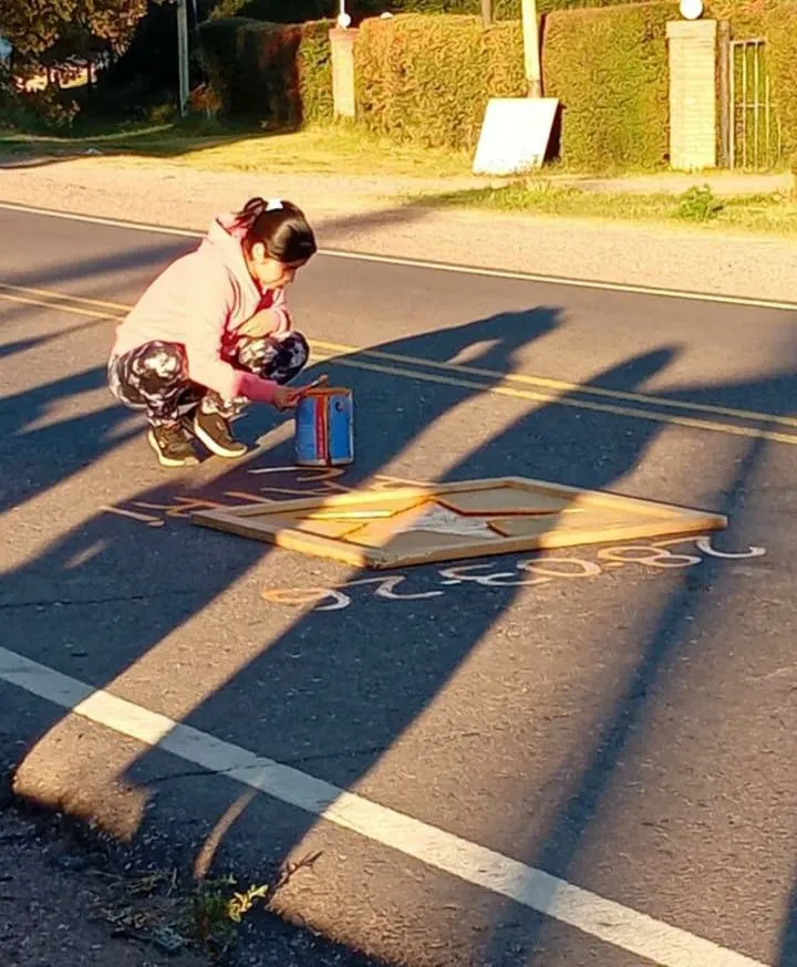 Jaquelina Rebolledo, referente de Estrellas Amarillas en San Rafael, explicó el significado del símbolo y su importancia para la memoria y la prevención vial.