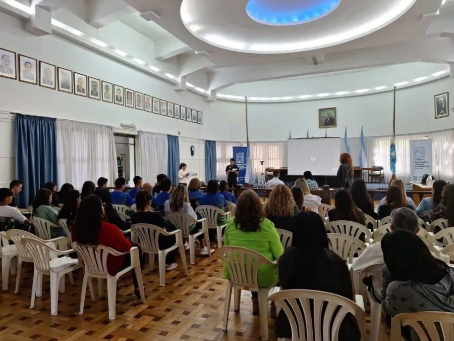Jovenes por la Cultura del Diálogo