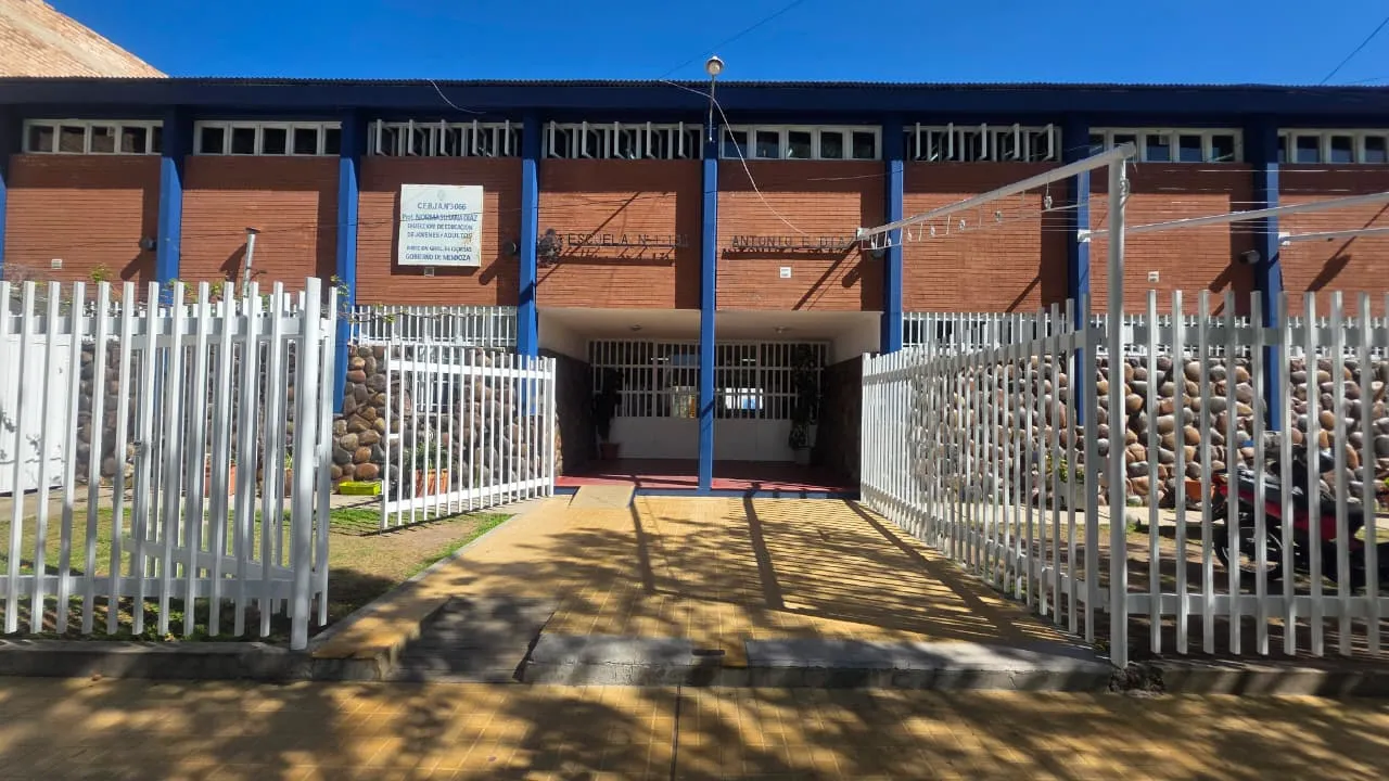 La Escuela N° 1-329 Antonio Epifanio Díaz realizará una Maratón Familiar solidaria en San Rafael. La Escuela N° 1-329 Antonio Epifanio Díaz realizará una Maratón Familiar solidaria en San Rafael.