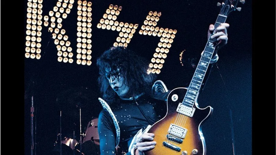 Frehley, era miembro fundador de la emblemática banda y parte del Salón de la Fama del Rock and Roll.