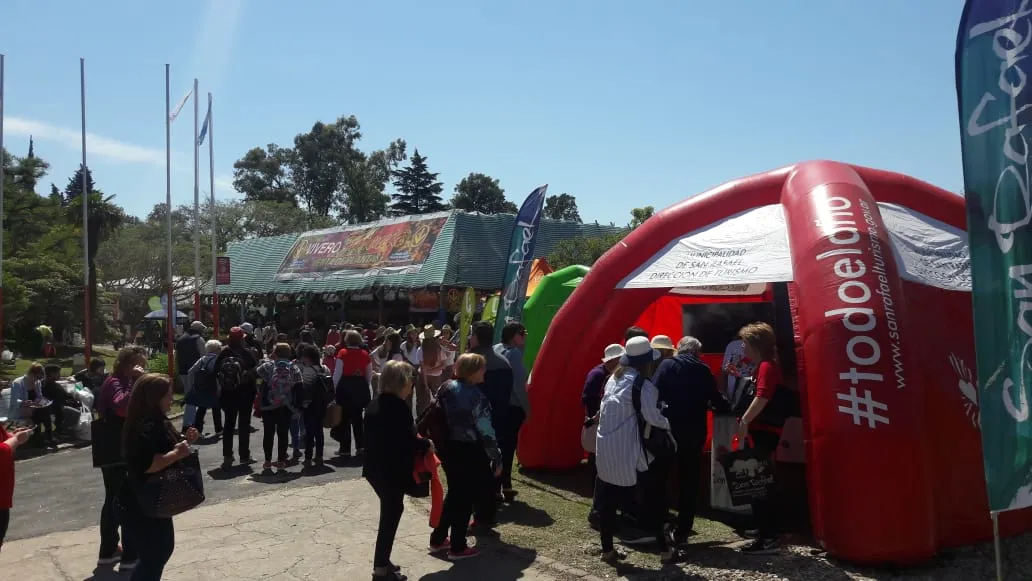 San Rafael se promociona en el Puerto de Frutos