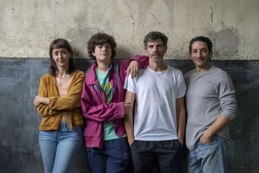 «Adulto», la aclamada película de Mariano González y con Juan Minujín como protagonista, llega a los cines argentinos