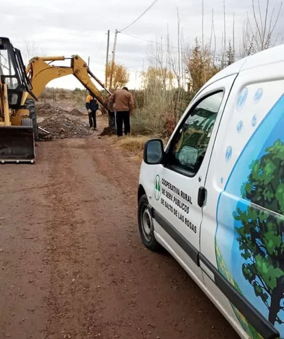 Más agua potable para familias de Los Claveles