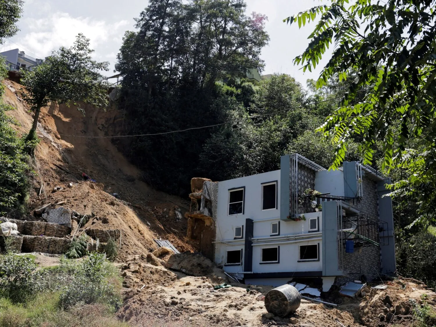 Alud en Nepal: una avalancha sepultó un campamento y hay 12 desaparecidos