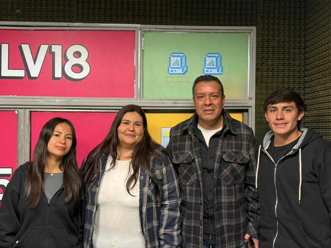 Morena Maldonado, Liliana Ibáñez, Silvio Rivas y Luciano Palleres, protagonistas del logro de la Escuela Iaccarini con su Syrah premiado en VINUS 2026.