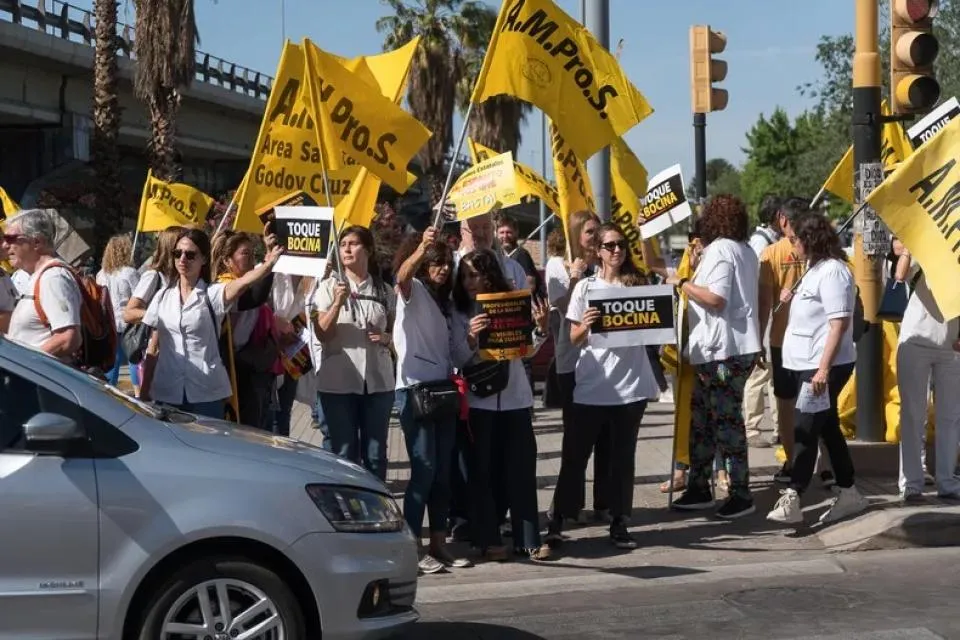Movilización gremial en defensa de la salud pública.