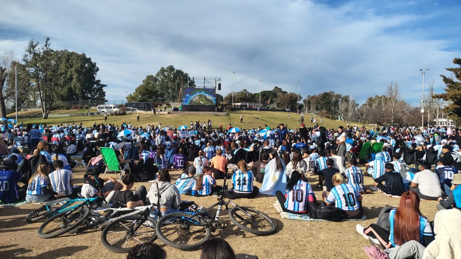 Argentina vs España pantalla gigante San Rafael