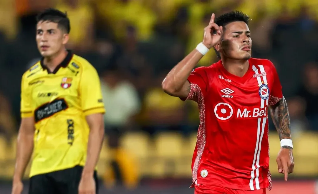 Copa Libertadores: Argentinos Juniors se trajo un triunfo clave en su visita a Barcelona por la ida de la Fase 2