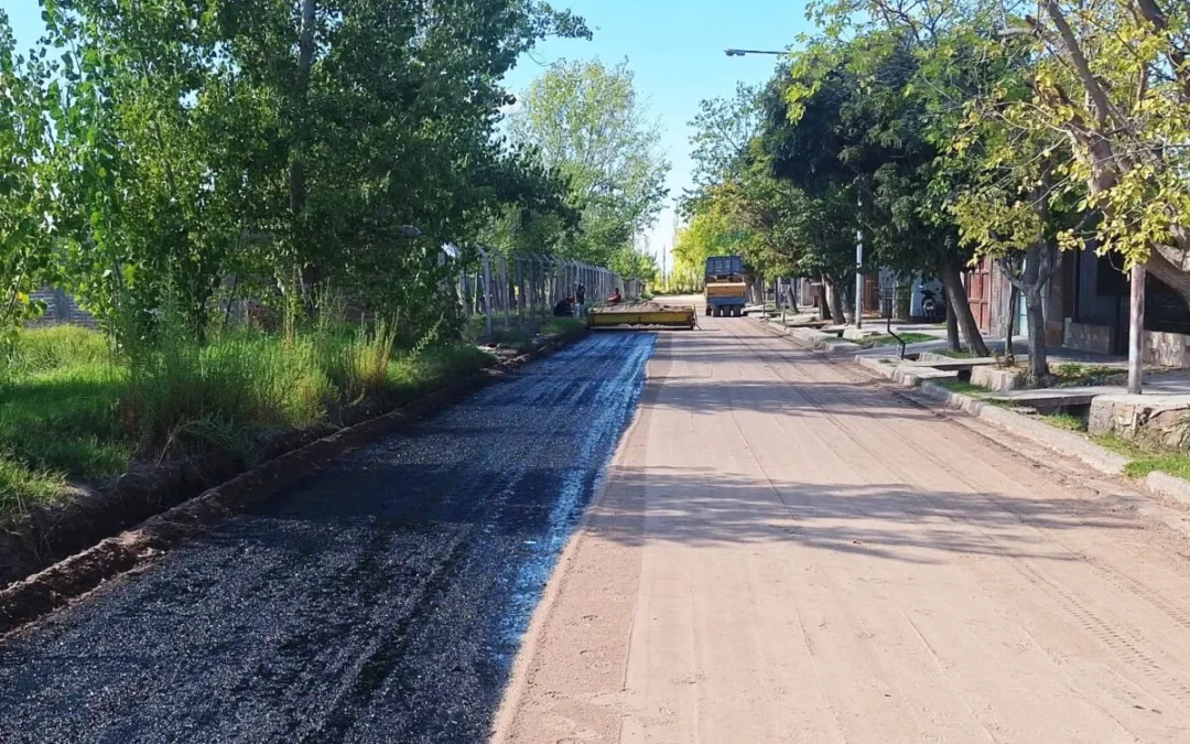 El plan de asfalto municipal llegó a las calles del barrio AMSA