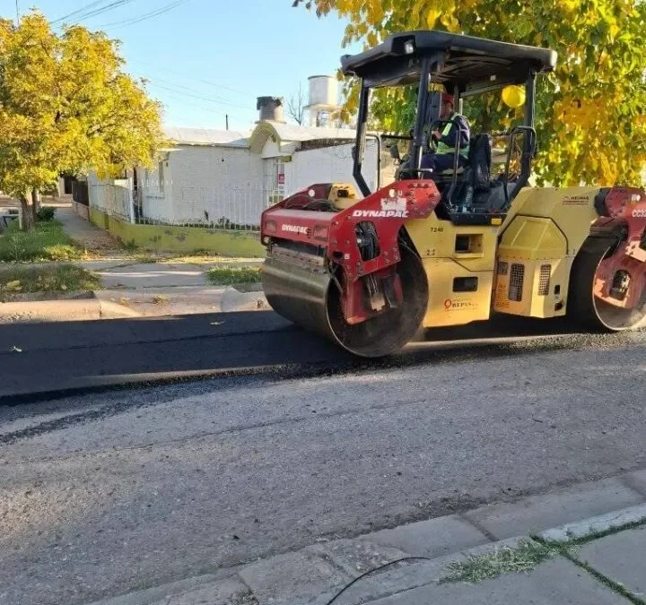 Vecinos de los barrios Bufano y Villa Laredo felices con el nuevo asfalto
