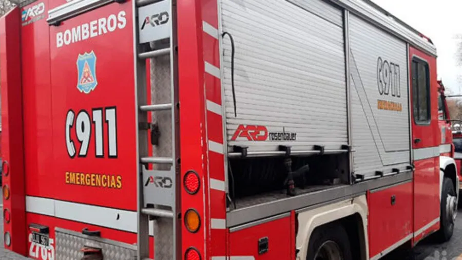 Dos personas lesionadas luego de un incendio en calle Feliú