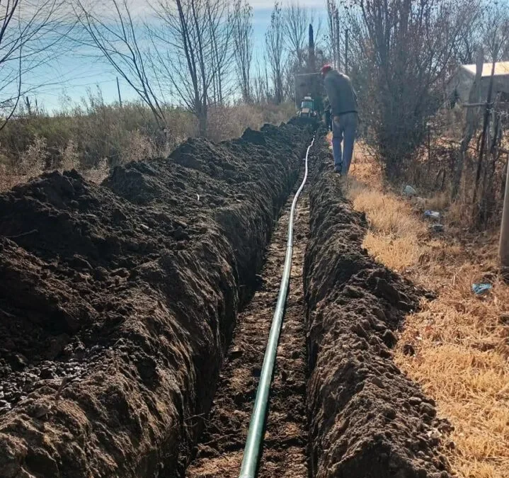 Los Coroneles: se trabaja en la extensión de la red de agua potable