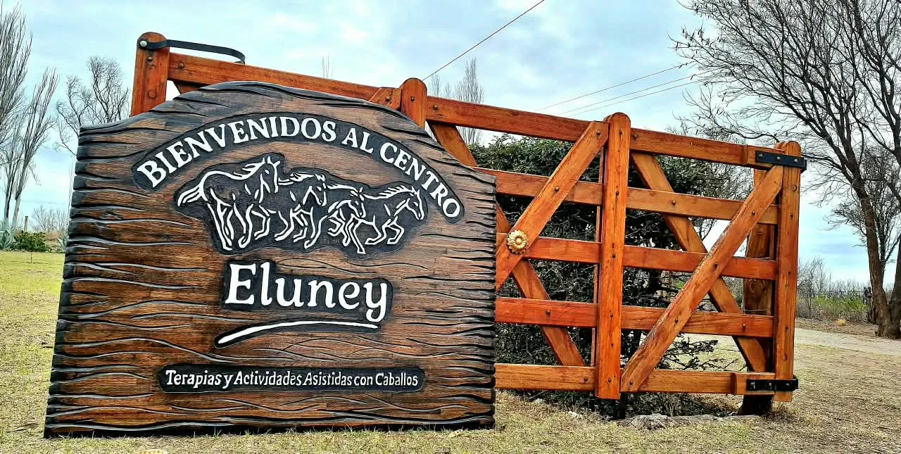 El Centro Terapéutico Eluney desarrolla su propuesta de terapias asistidas con caballos en Real del Padre. El Centro Terapéutico Eluney desarrolla su propuesta de terapias asistidas con caballos en Real del Padre.