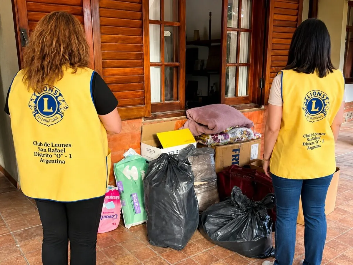 La institución colabora con familias vulnerables mediante campañas solidarias y donaciones. La institución colabora con familias vulnerables mediante campañas solidarias y donaciones.