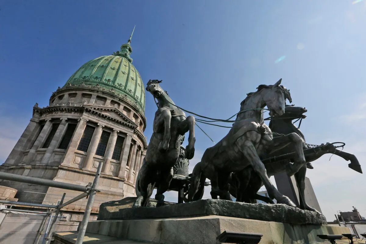 El Congreso enfrenta plazos ajustados para tratar ambas leyes antes de fin de año. El Congreso enfrenta plazos ajustados para tratar ambas leyes antes de fin de año.