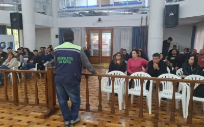 «Tus manos pueden salvar vidas»: capacitan a trabajadores municipales en primeros auxilios