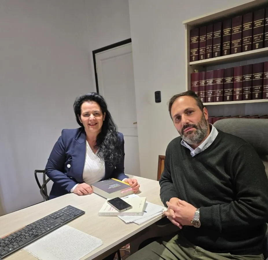 Los abogados Daniela Barrera y José Lorenzo Durán representaron a la paciente. Los abogados Daniela Barrera y José Lorenzo Durán representaron a la paciente.