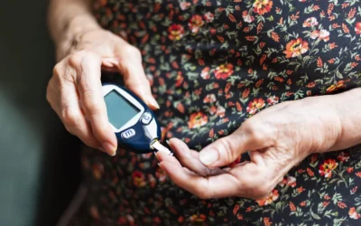 Advierten que la glucosa en sangre alta podría acelerar el envejecimiento cerebral y aumentar el riesgo de 7 enfermedades