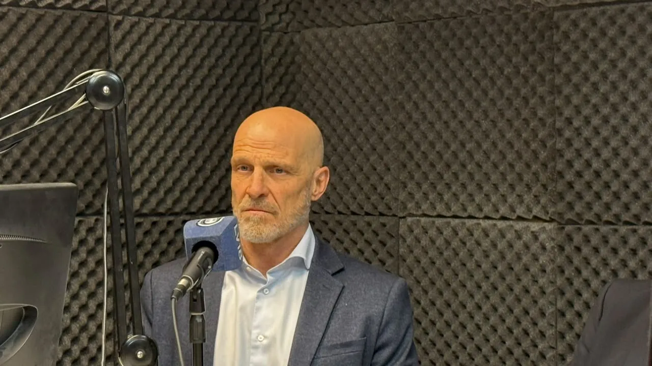El decano Diego Carbonell convocó a los vecinos a participar de la simulación y acercarse a la práctica del juicio por jurados.