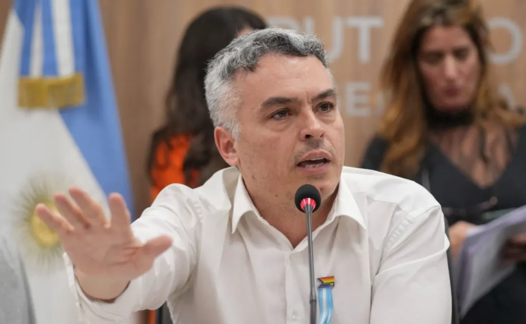 Esteban Paulón cuestionó al Gobierno de Javier Milei por el conflicto en torno al financiamiento universitario. Esteban Paulón cuestionó al Gobierno de Javier Milei por el conflicto en torno al financiamiento universitario.