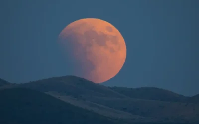 Eclipse lunar: Beatriz García explicó qué veremos esta noche y lanzó una fuerte advertencia sobre la ciencia argentina