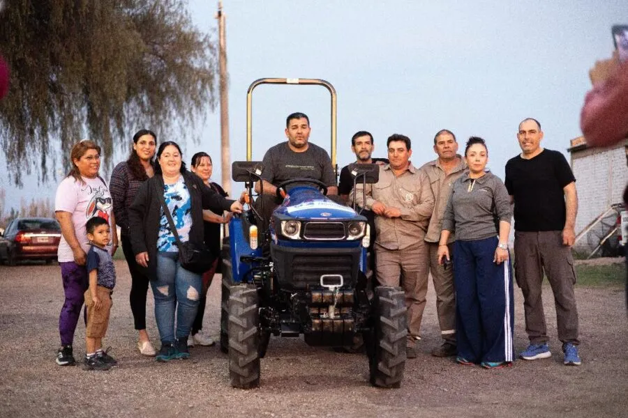 Sumaron nuevos tractores para El Tropezón y Atuel Norte