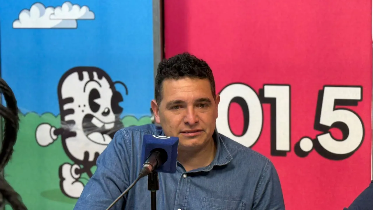 Fabricio Abaurre, referente del SUTE en San Rafael.

El sindicalista pidió que el Gobierno provincial reconozca la deuda salarial reclamada por docentes y celadores.