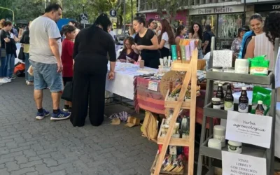 Gran feria de mujeres emprendedoras en la Plaza de la Memoria