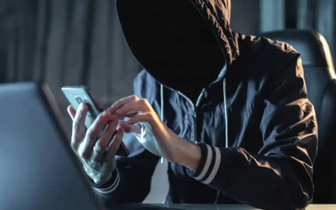 Estafador se hace pasar por empleado bancario