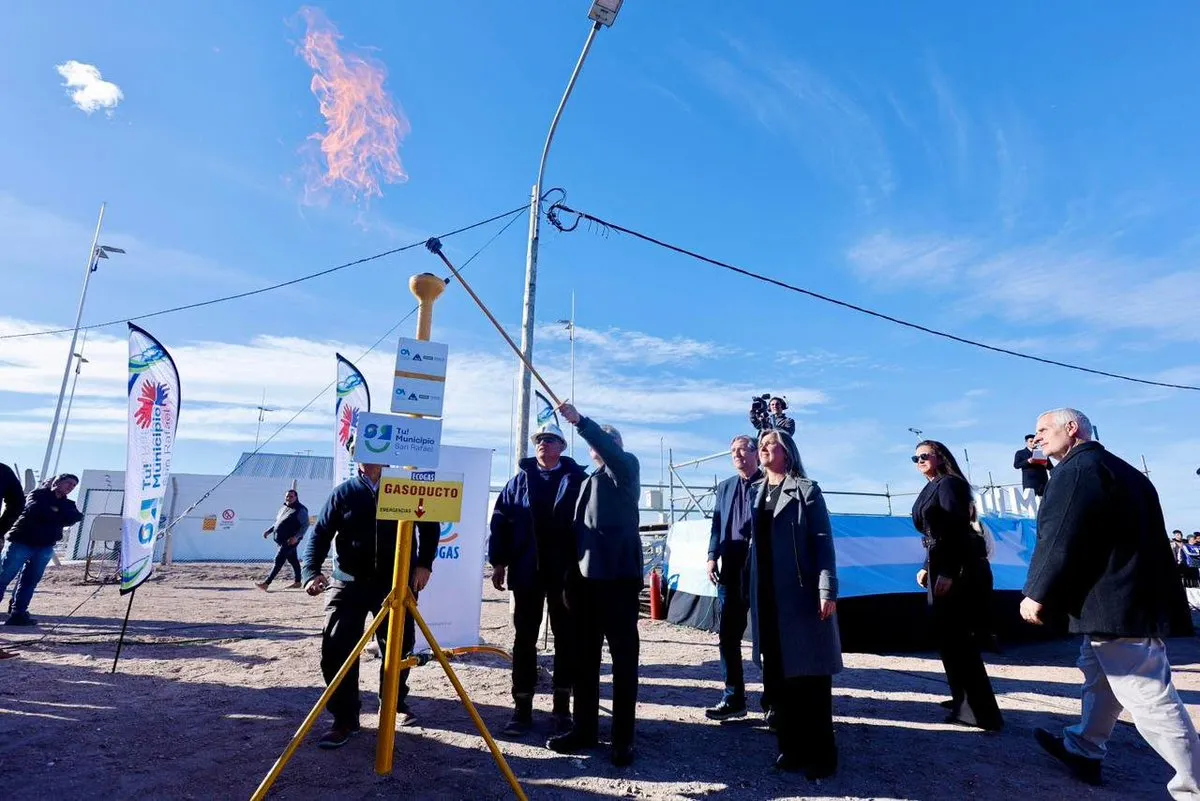La Planta Reguladora Intermedia fue el escenario del acto de inauguración.