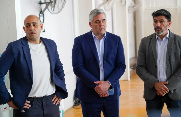 Germán Gómez advirtió sobre los antecedentes cuestionados en los procedimientos de contratación.