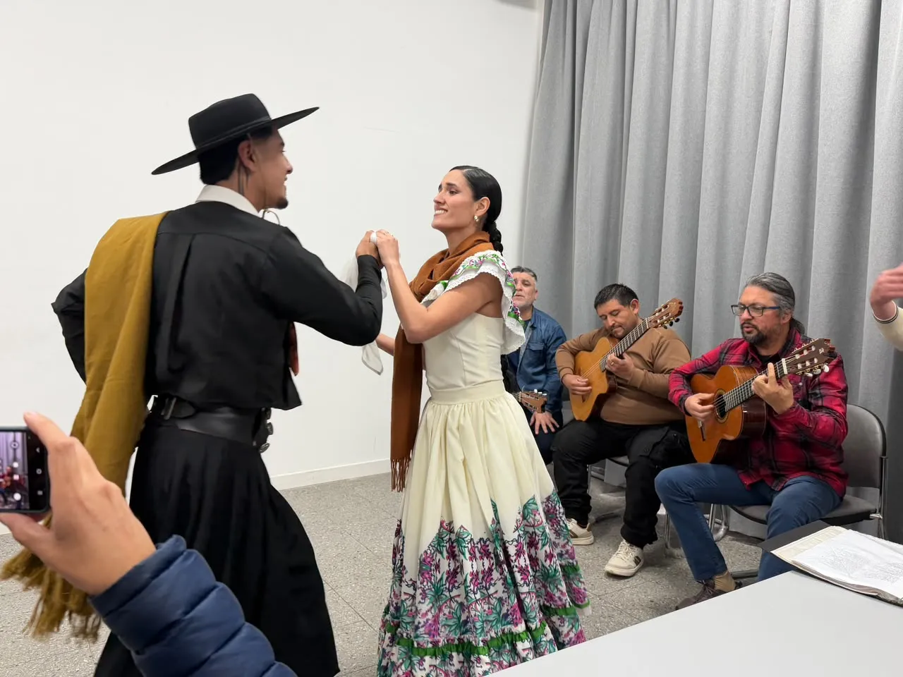 Esencia Cuyana tendrá su tercera edición con un homenaje al Chacho Santa Cruz Esencia Cuyana tendrá su tercera edición con un homenaje al Chacho Santa Cruz