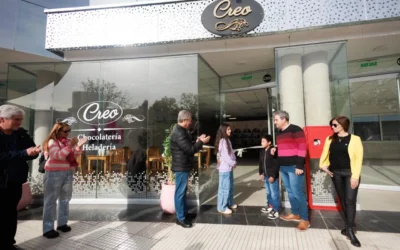 La ex Terminal suma nuevos locales y Omar Félix participó de una inauguración comercial